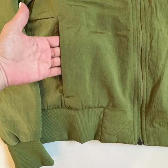 Lululemon Non Stop Shell Bomber Jacket Sz 8 Green Reversible EUC Water Repellent - Picture 11 of 13